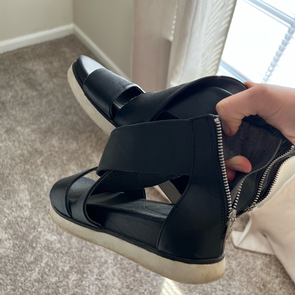 Women’s Sandals